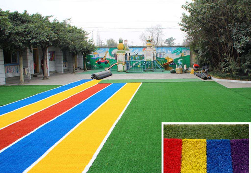 <b>幼儿园专用彩虹跑道草,人造草坪彩色草</b>